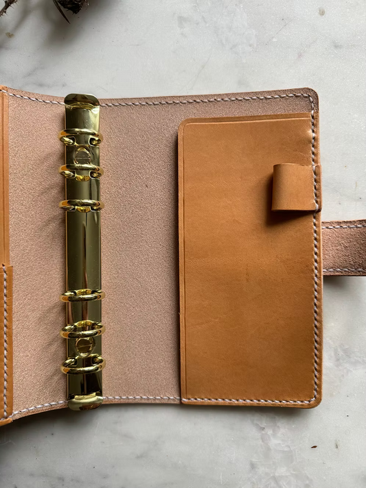 Young Poet Sophistica Ringplaner Personal