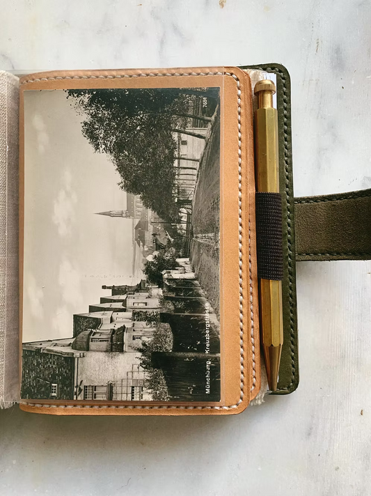 Young Poet Jardin Folder