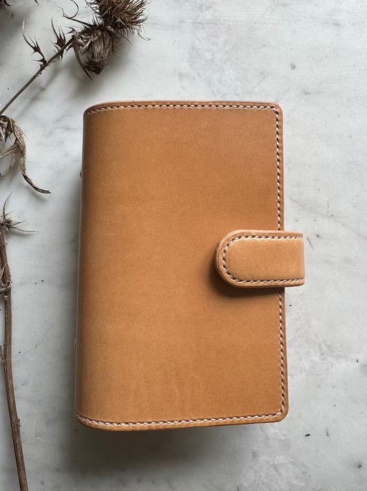 Young Poet Sophistica Ringplaner Personal