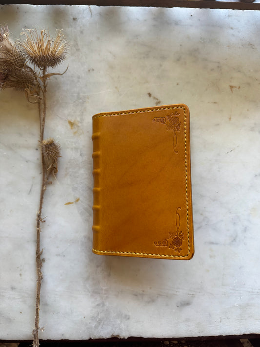 RTS Achillea Antiquaria Travelers Notebook